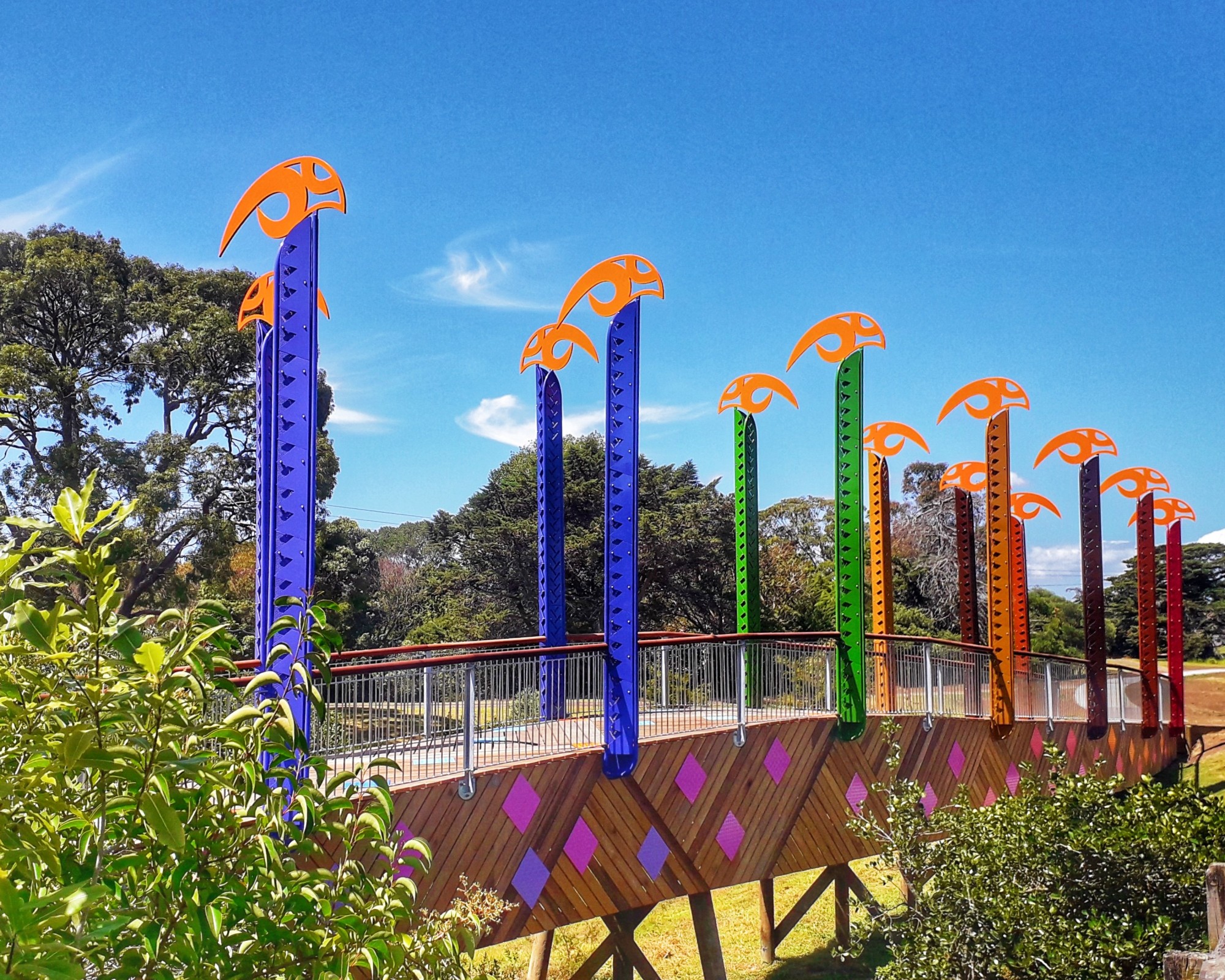 Ōtara Creek Pedestrian Bridge by Henriata Nicholas and Marc Lenton