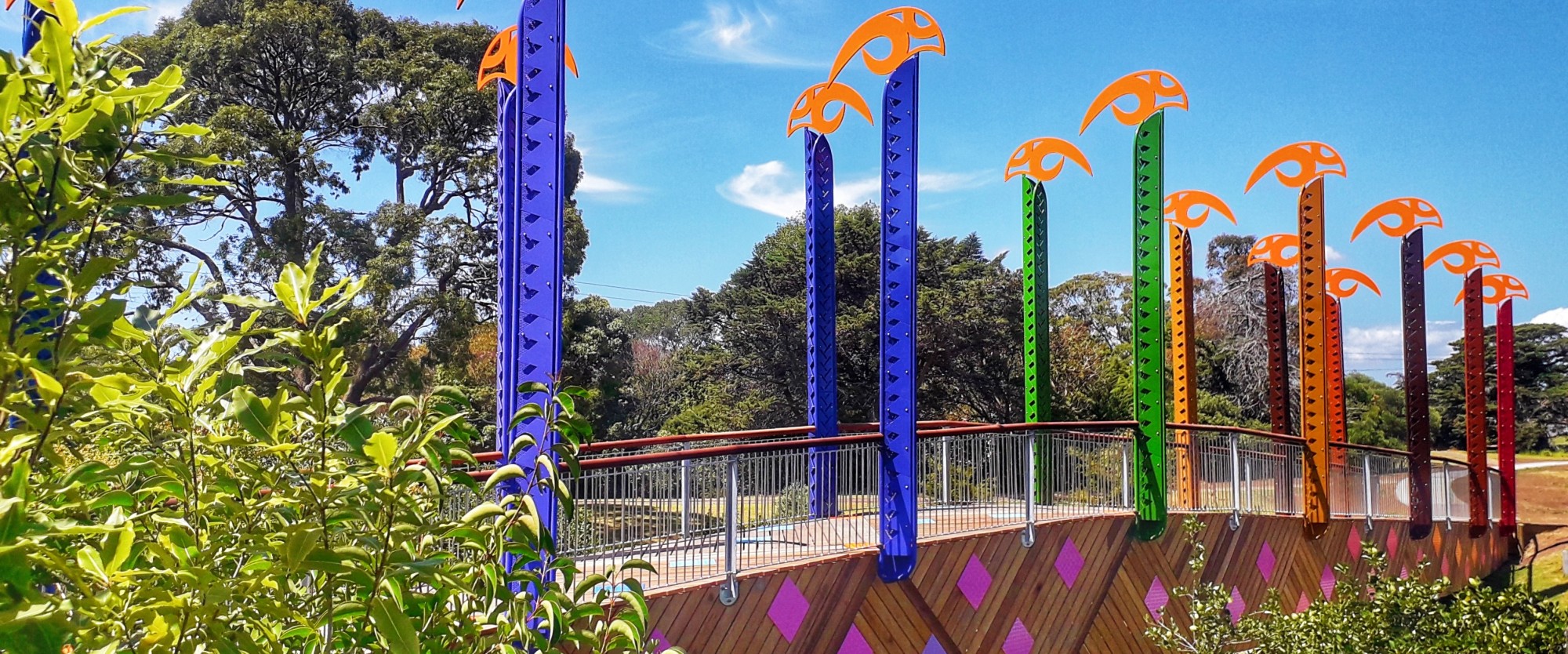 Ōtara Creek Pedestrian Bridge by Henriata Nicholas and Marc Lenton